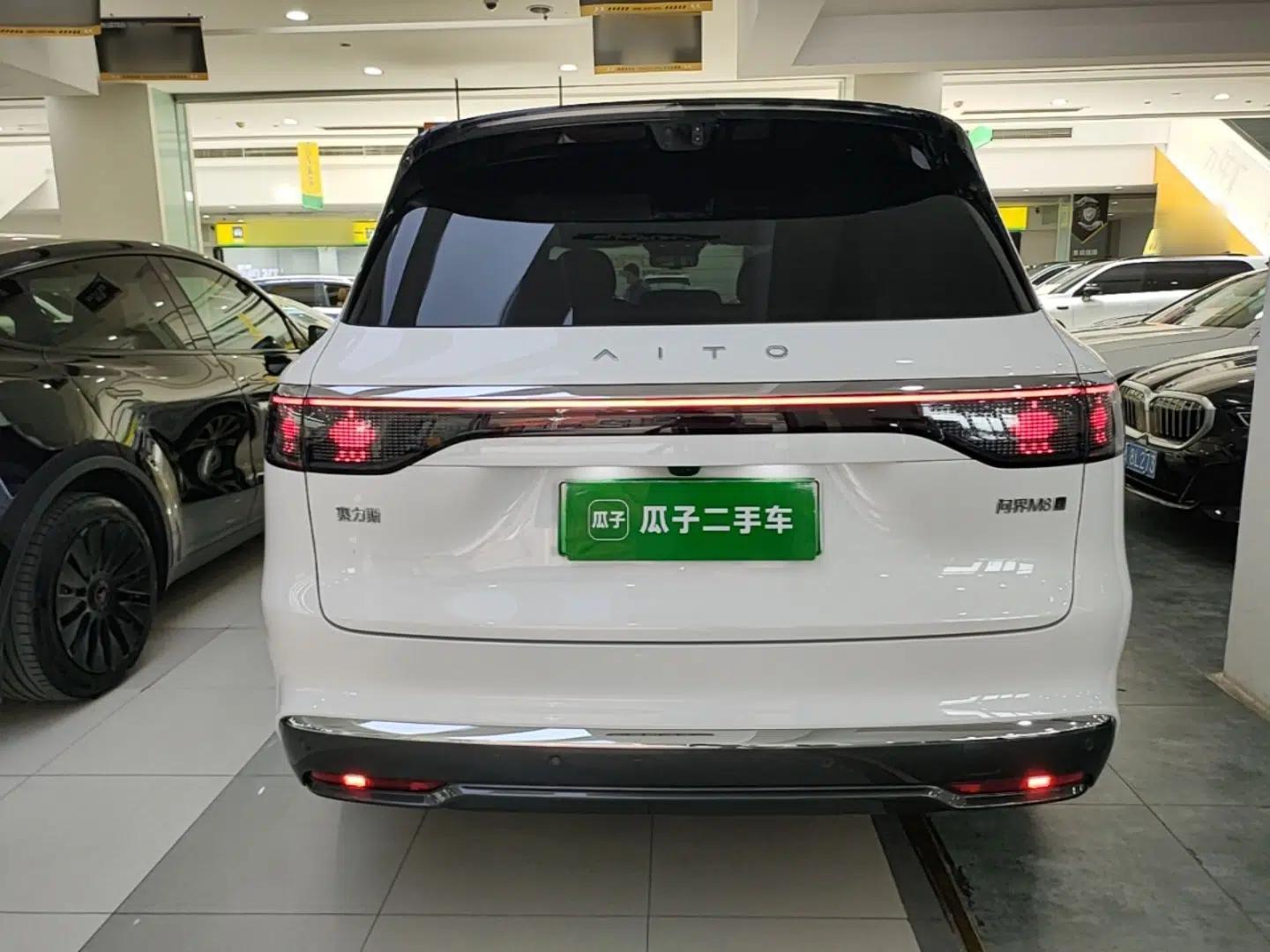 Hima AITO M8 2025 Model Pure Electric Max+ Five-Seat Long-Range Version — миниатюра 5