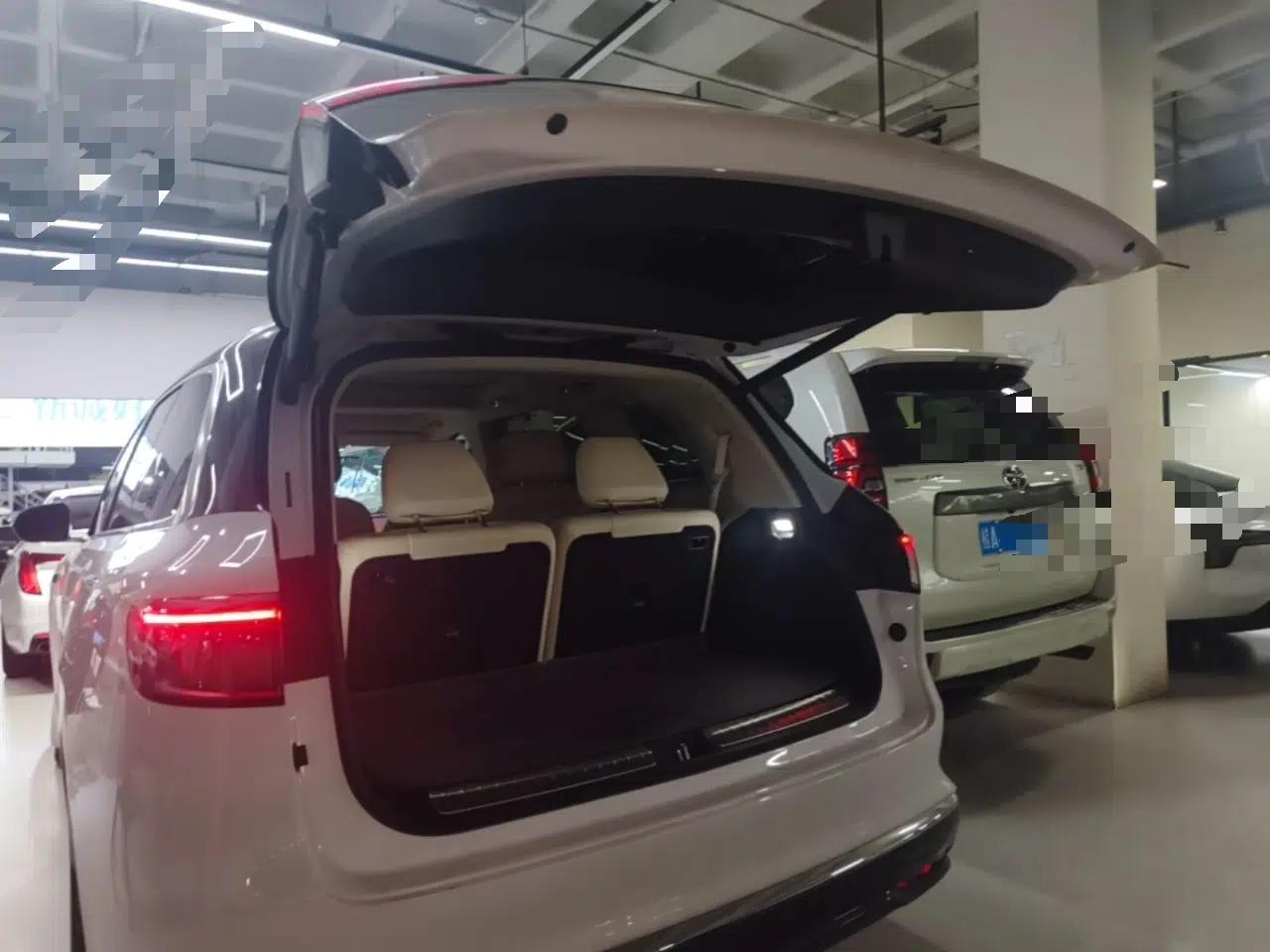 Hima AITO M8 2025 Extended-Range Max+ Version 53.4 kWh 6-Seater Edition — миниатюра 21