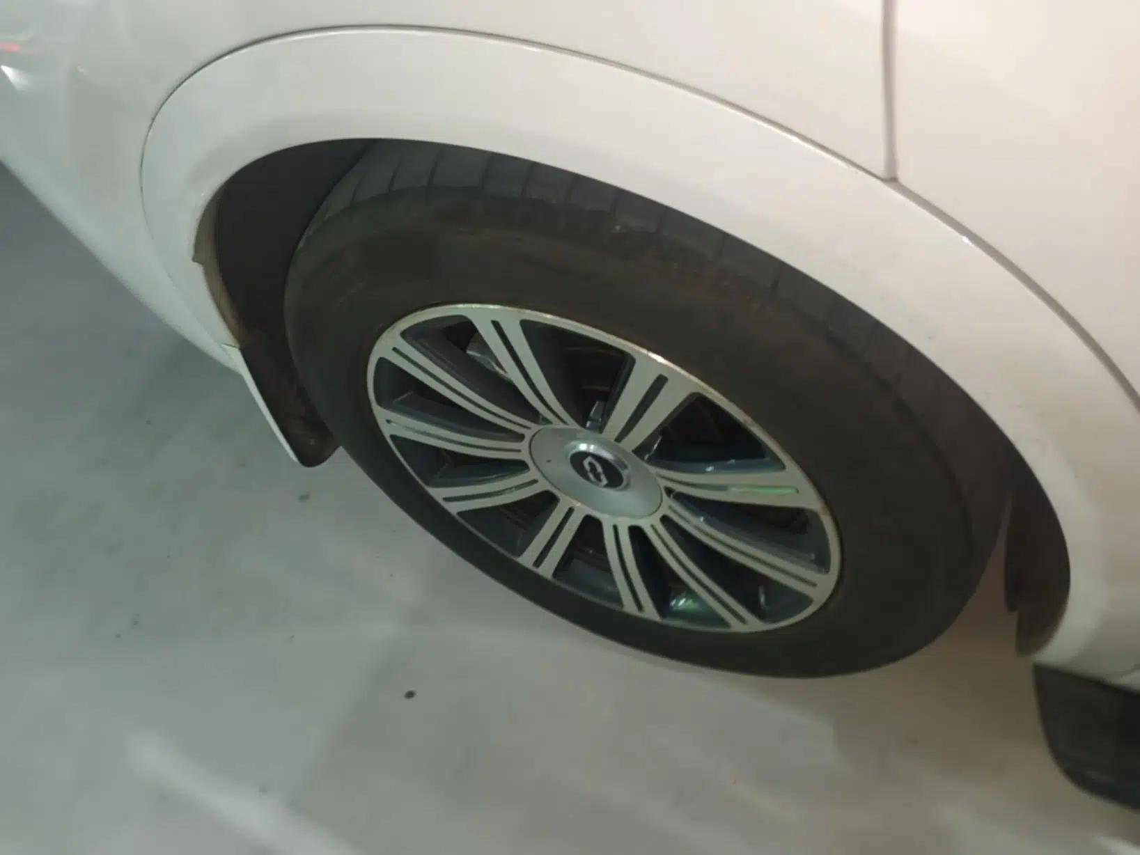 Hima AITO M8 2025 Extended-Range Max+ Version 53.4 kWh 6-Seater Edition — миниатюра 10