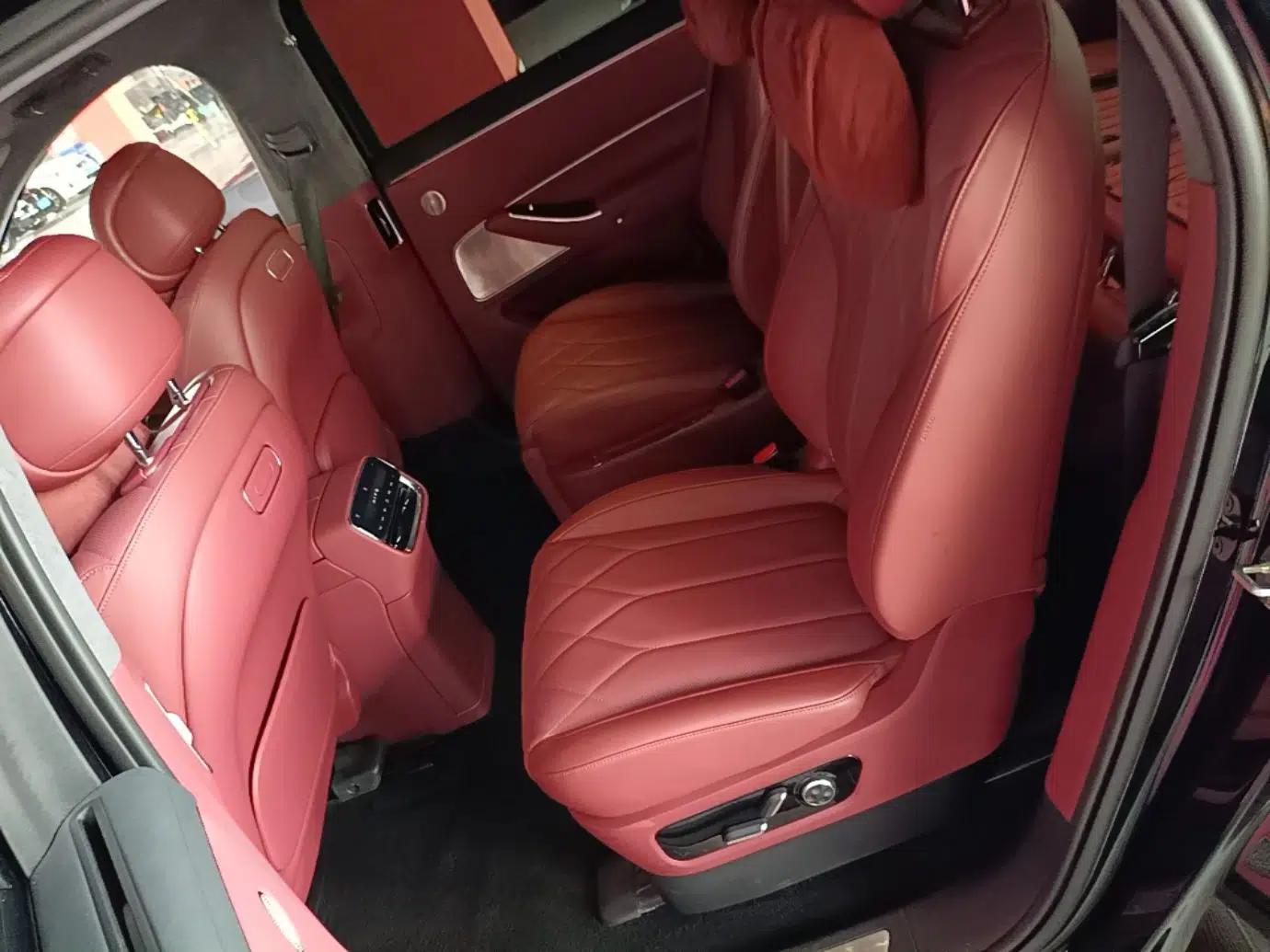 Hima AITO M8 2025 Extended-Range Max+ Version 53.4 kWh 6-Seater Edition — миниатюра 20