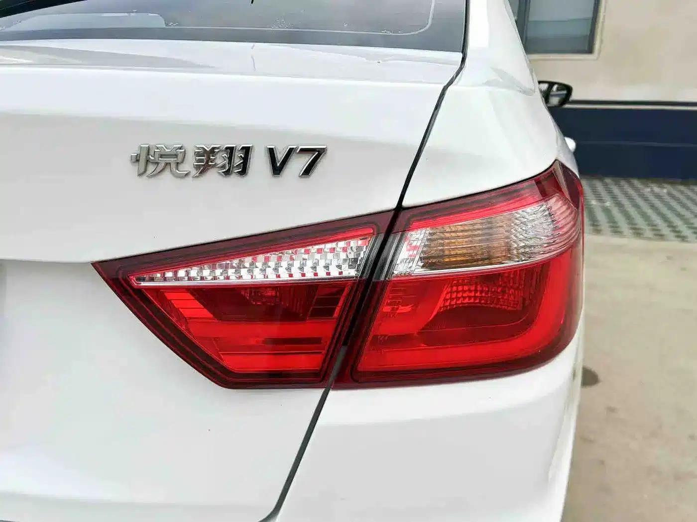 Yuexiang V7 2016 1.6L Manual Comfort Edition (National V Emission Standard) — миниатюра 19