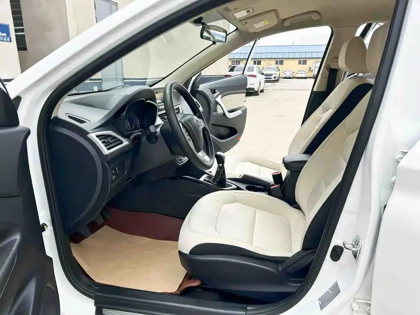 Yuexiang V7 2016 1.6L Manual Comfort Edition (National V Emission Standard) — миниатюра 7