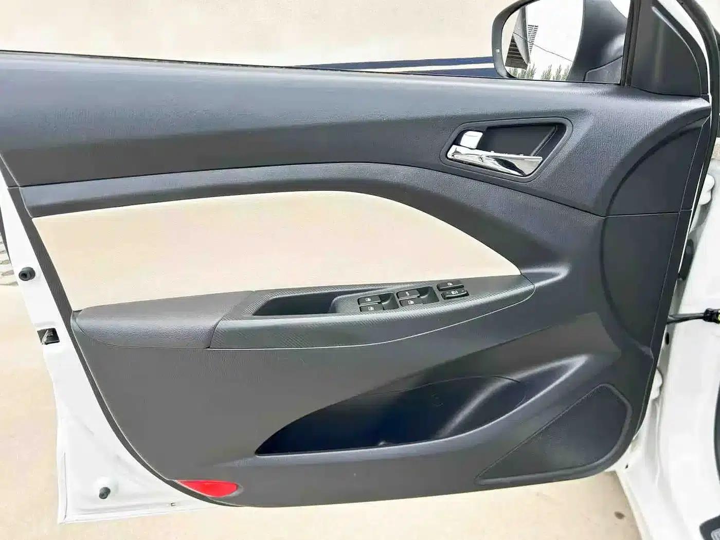 Yuexiang V7 2016 1.6L Manual Comfort Edition (National V Emission Standard) — миниатюра 10