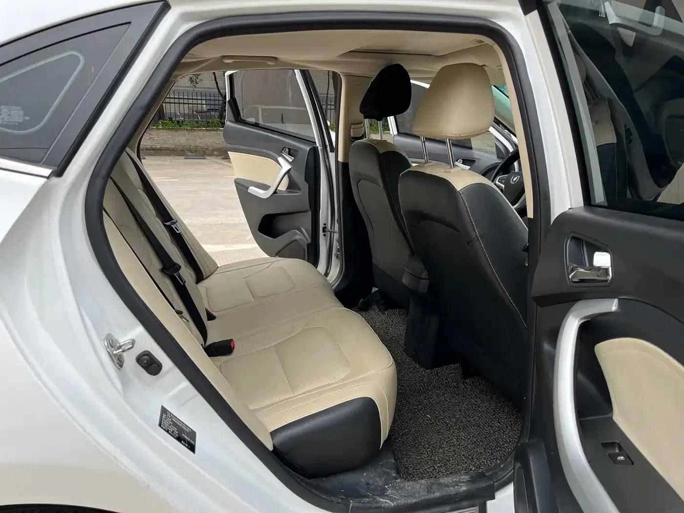Yuexiang V7 2015 1.6L Automatic Enjoyment Edition (National IV Emission Standard) — миниатюра 11