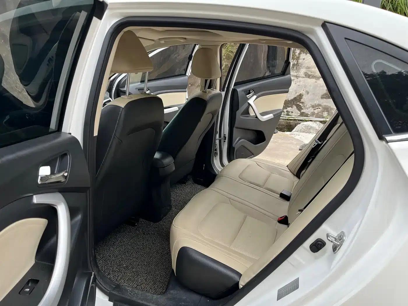 Yuexiang V7 2015 1.6L Automatic Enjoyment Edition (National IV Emission Standard) — миниатюра 9