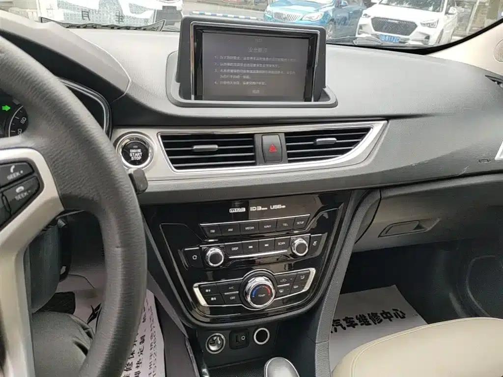 Yuexiang V7 2015 1.6L Automatic Enjoyment Edition (National V Emission Standard) — миниатюра 13