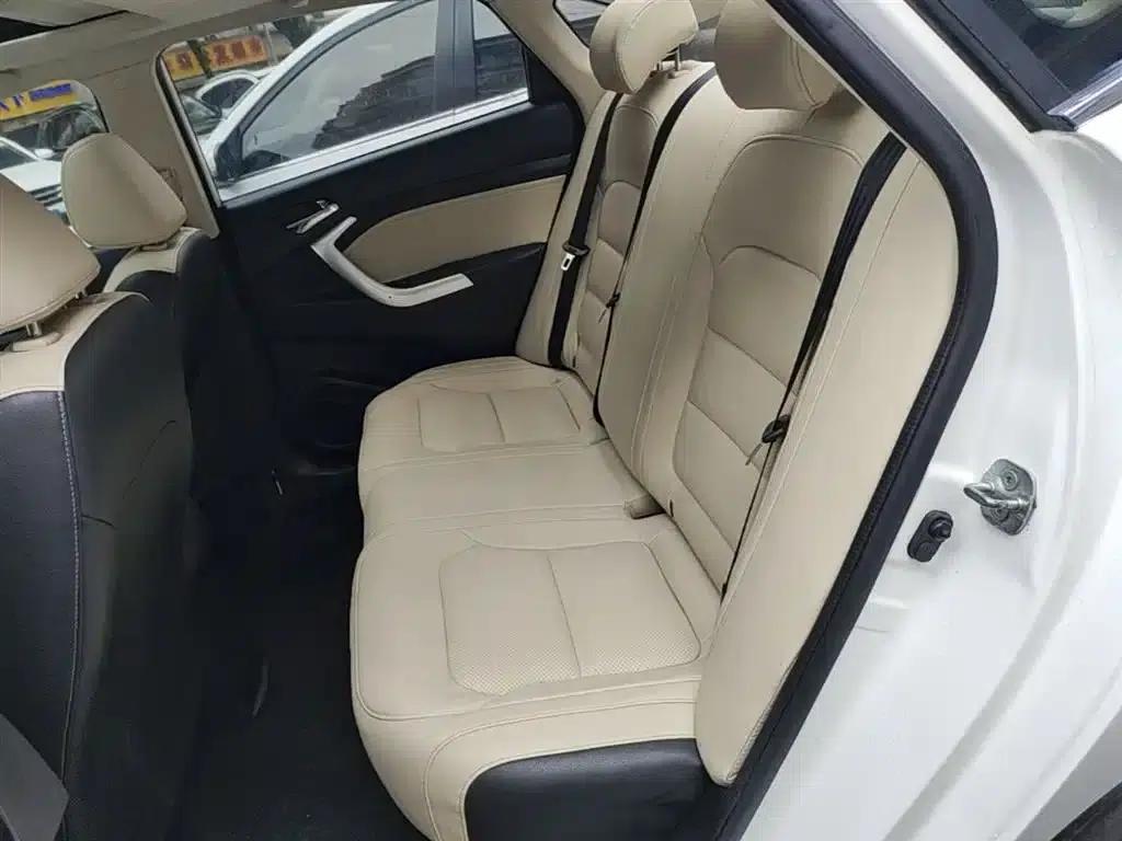 Yuexiang V7 2015 1.6L Automatic Enjoyment Edition (National V Emission Standard) — миниатюра 17