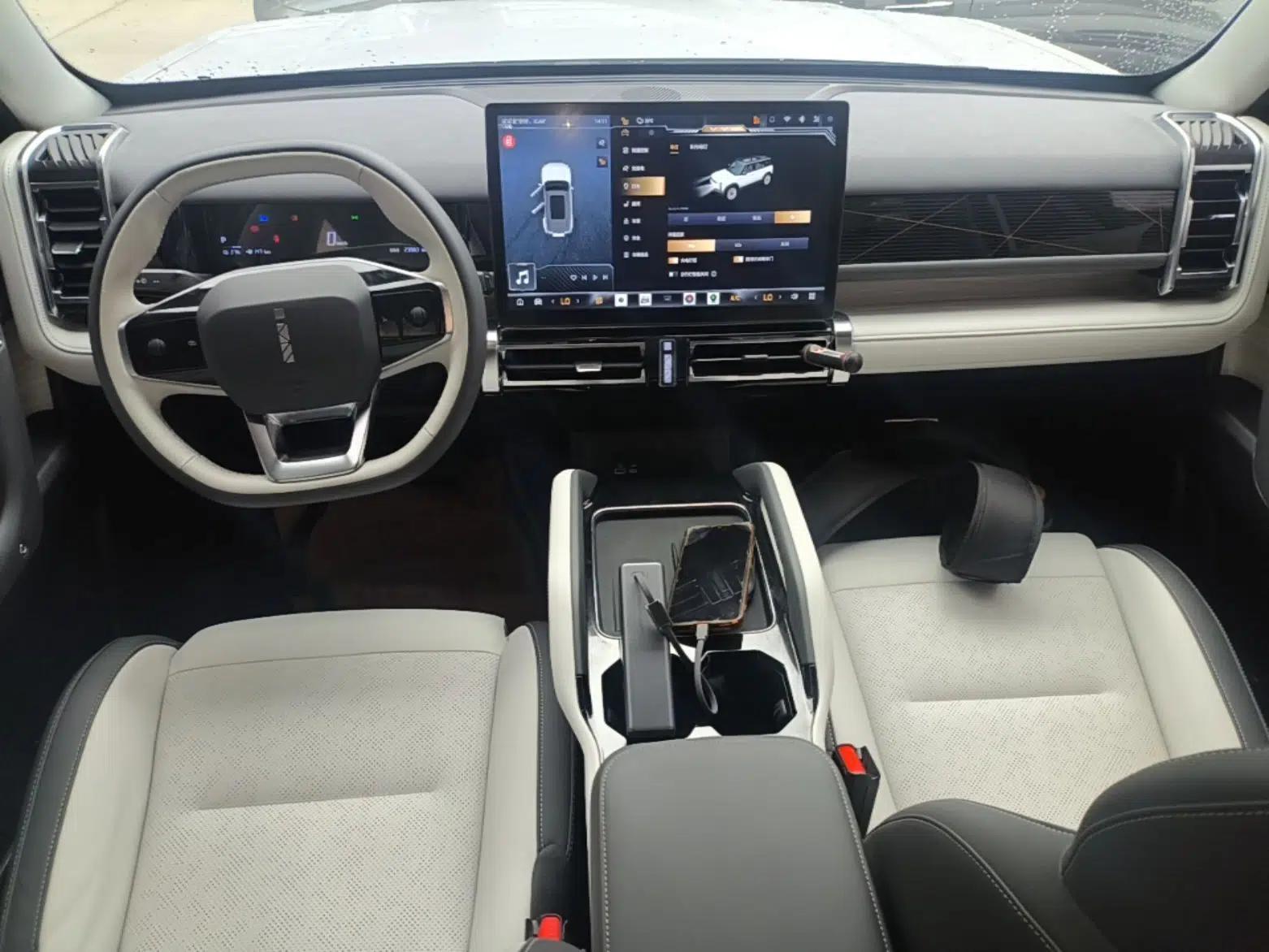 iCAR 03 2024 401km Range Two-Wheel Drive Standard Yuechao Version — миниатюра 13
