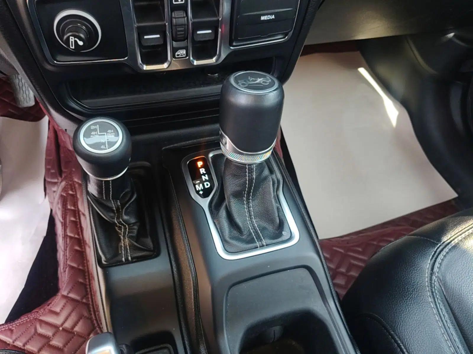 Jeep Wrangler 2019 2.0T Sahara Four-Door Version China VI Emission Standard — миниатюра 17