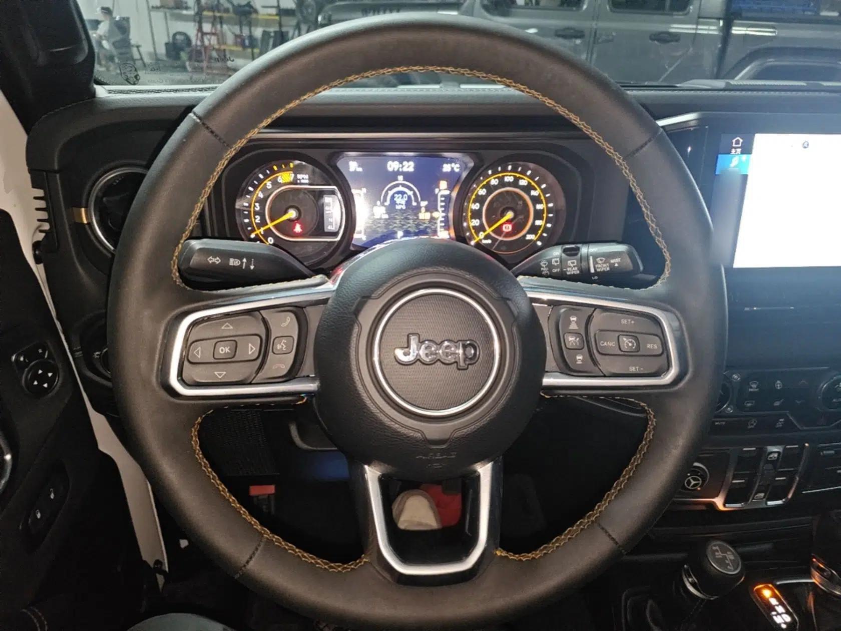 Jeep Wrangler 2024 2.0T Sahara Four-Door Edition — миниатюра 14