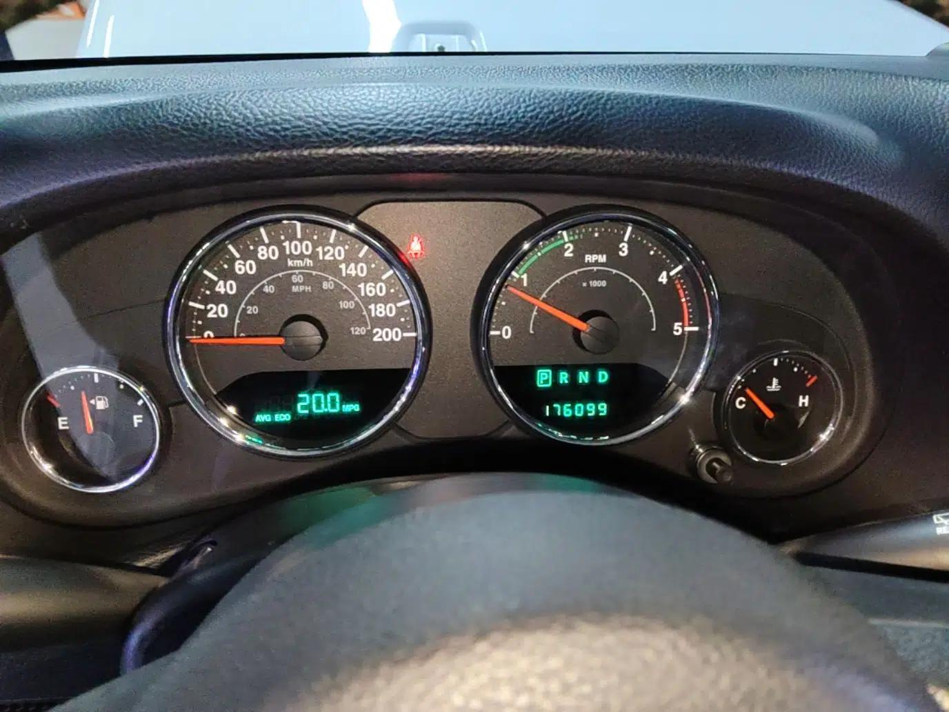 Jeep Wrangler 2014 2.8TD Sahara Four-Door Edition — миниатюра 15