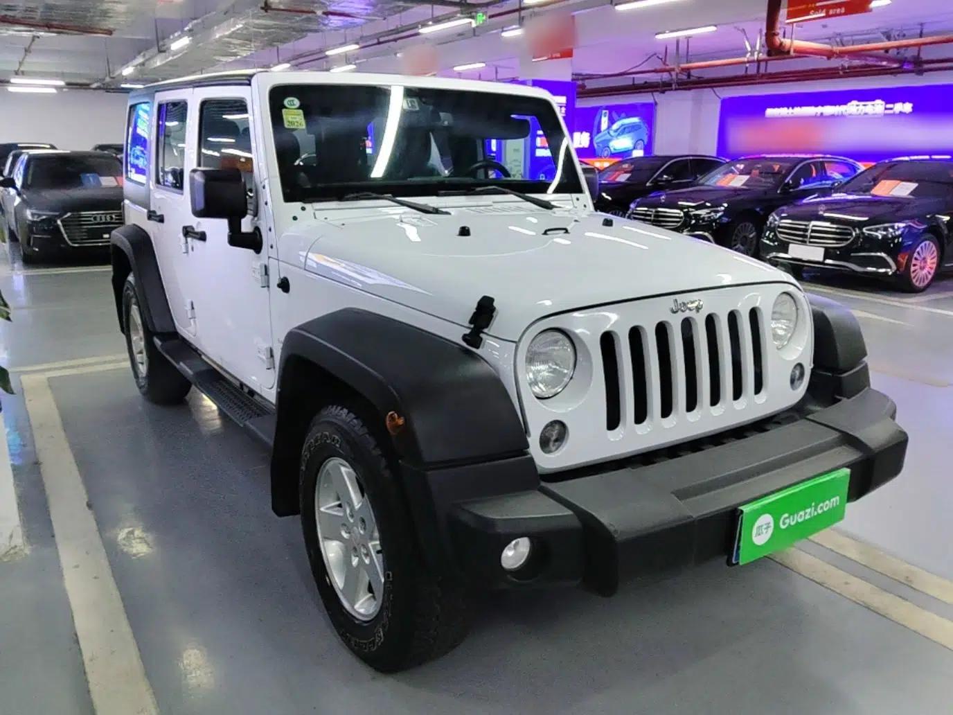 Jeep Wrangler 2014 2.8TD Sahara Four-Door Edition — миниатюра 3