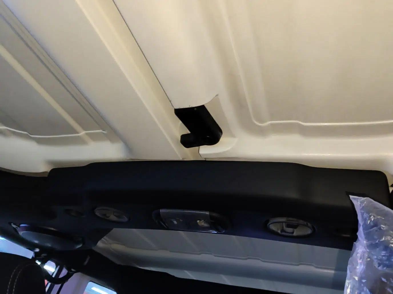 Jeep Wrangler 2014 2.8TD Sahara Four-Door Edition — миниатюра 21