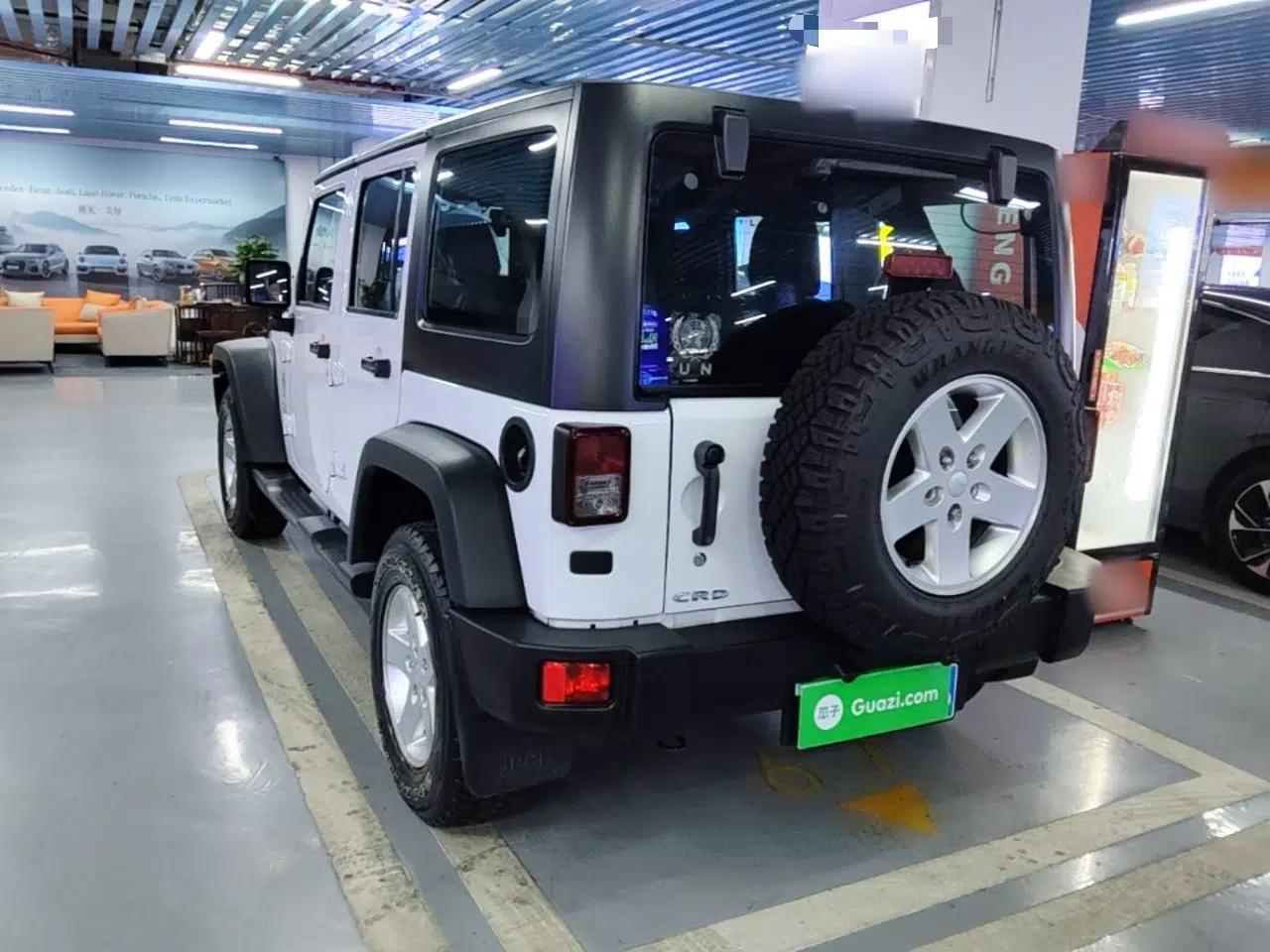 Jeep Wrangler 2014 2.8TD Sahara Four-Door Edition — миниатюра 4