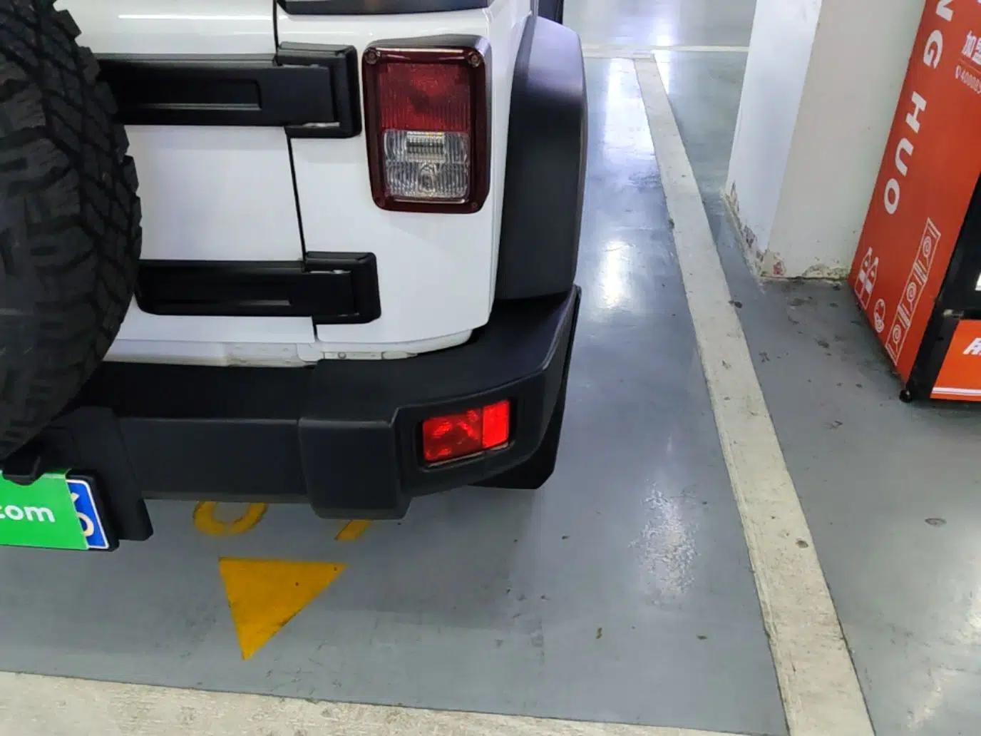 Jeep Wrangler 2014 2.8TD Sahara Four-Door Edition — миниатюра 7