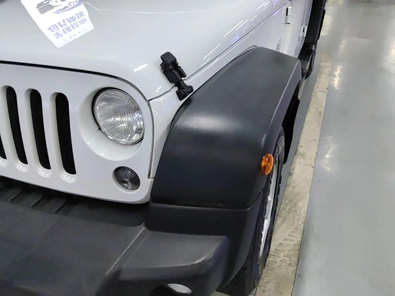 Jeep Wrangler 2014 2.8TD Sahara Four-Door Edition — миниатюра 9