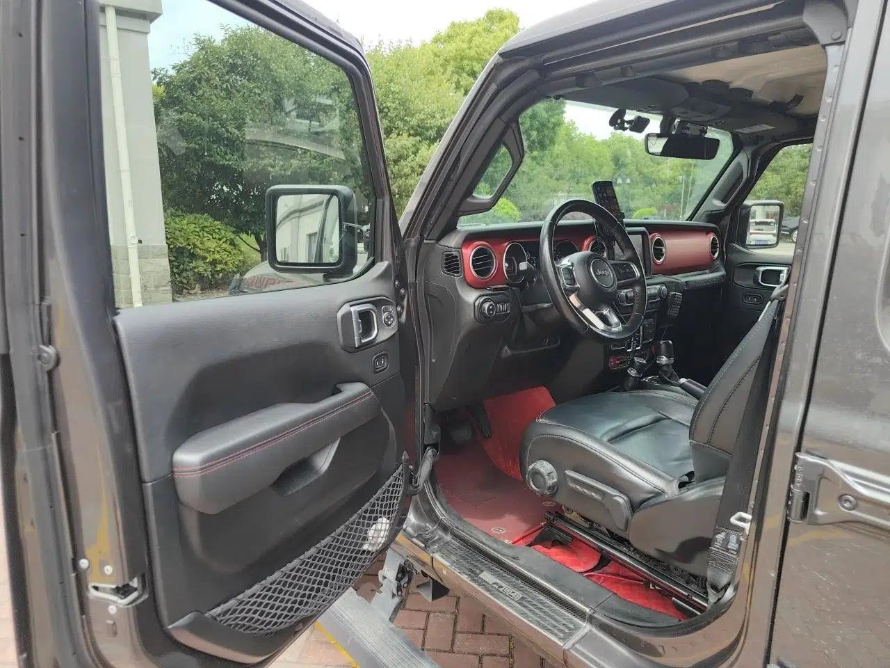 Jeep Wrangler 2021 2.0T Robin Hood Four-Door Edition — миниатюра 17