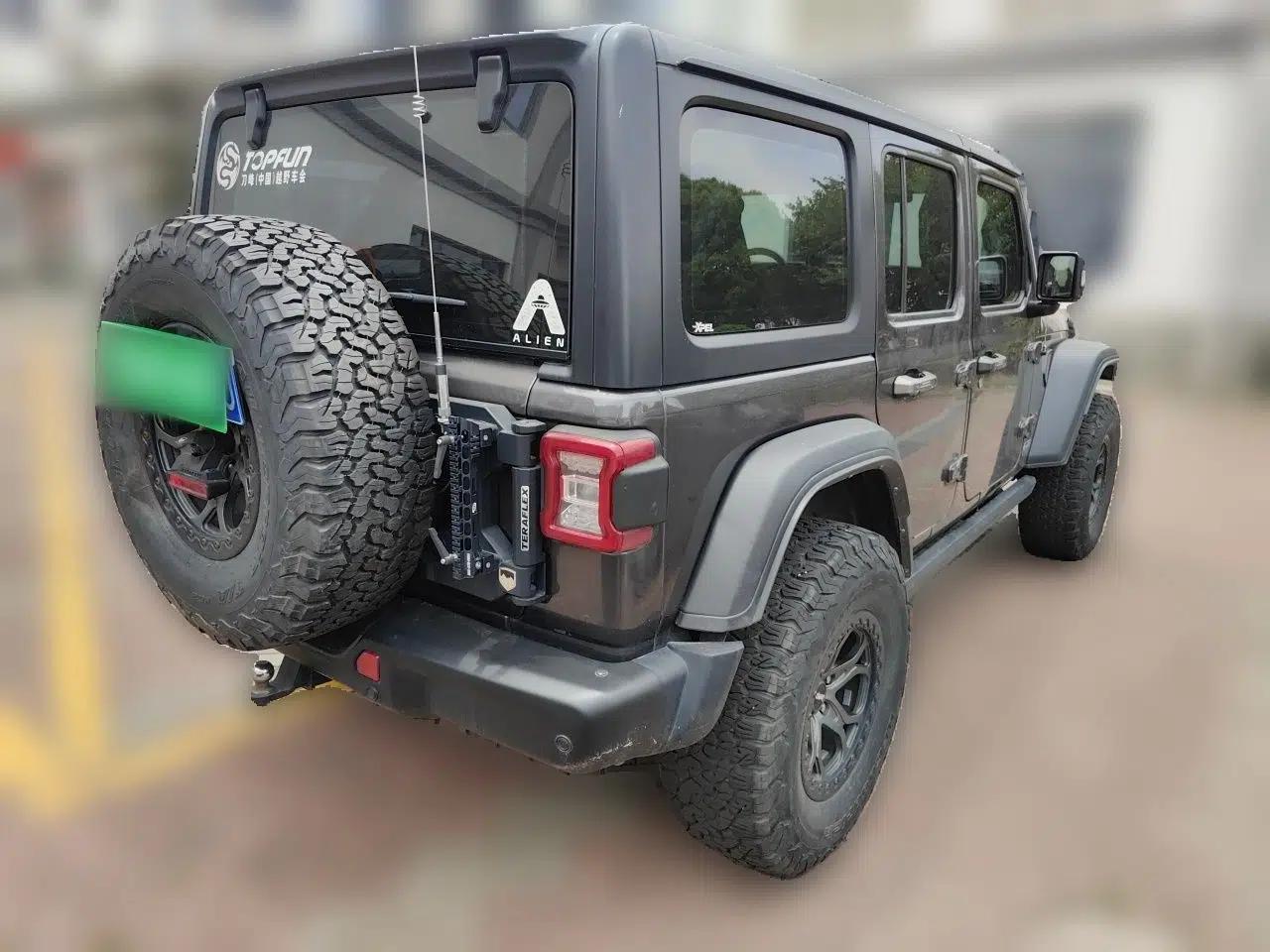 Jeep Wrangler 2021 2.0T Robin Hood Four-Door Edition — миниатюра 6