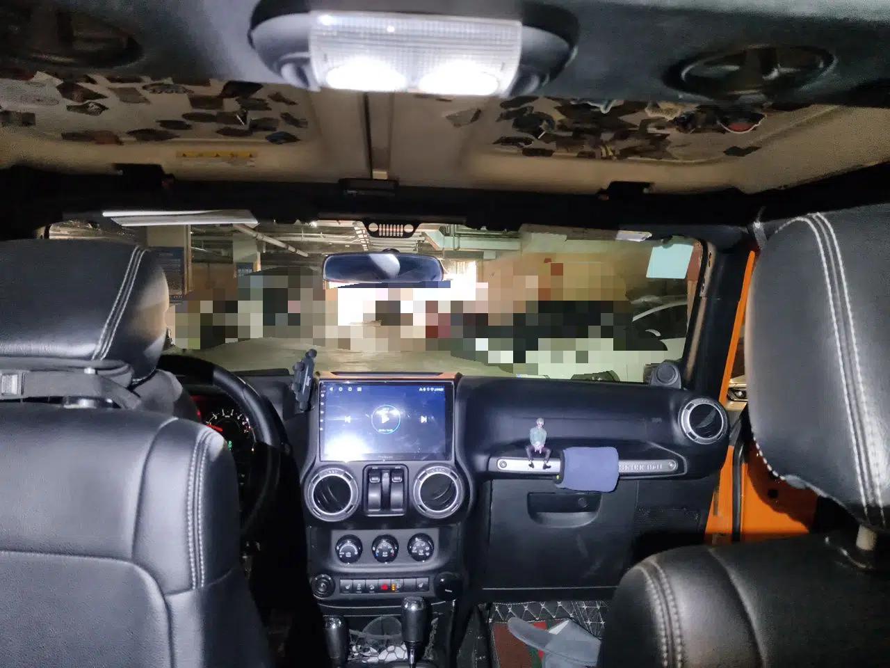 Jeep Wrangler 2012 3.6L Sahara two-door version — миниатюра 19