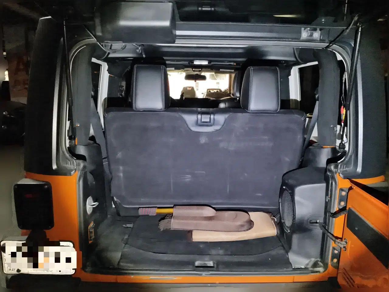 Jeep Wrangler 2012 3.6L Sahara two-door version — миниатюра 20