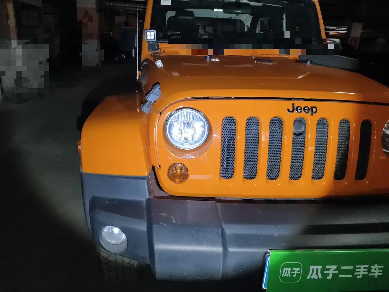 Jeep Wrangler 2012 3.6L Sahara two-door version — миниатюра 7