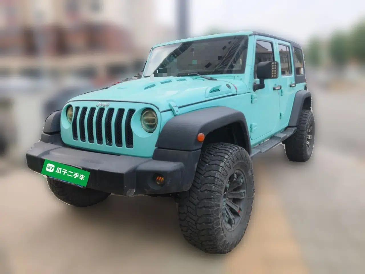 Jeep Wrangler 2015 2.8TD Sahara Four-Door Comfort Edition — миниатюра 1