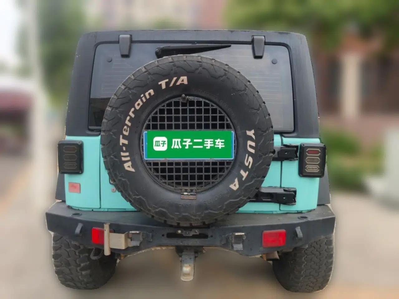 Jeep Wrangler 2015 2.8TD Sahara Four-Door Comfort Edition — миниатюра 5