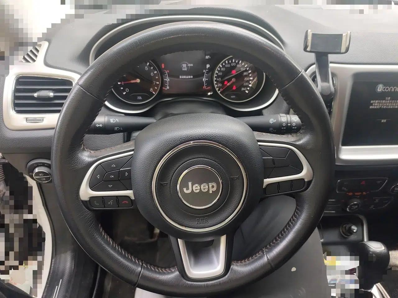 Jeep Compass 2017 200T Automatic Family Edition — миниатюра 11