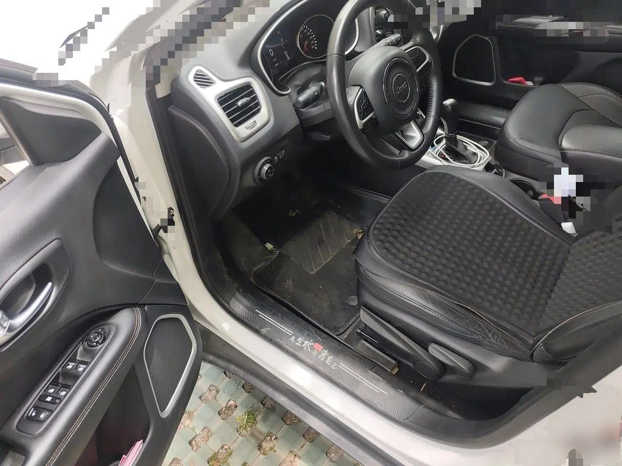 Jeep Compass 2017 200T Automatic Family Edition — миниатюра 17