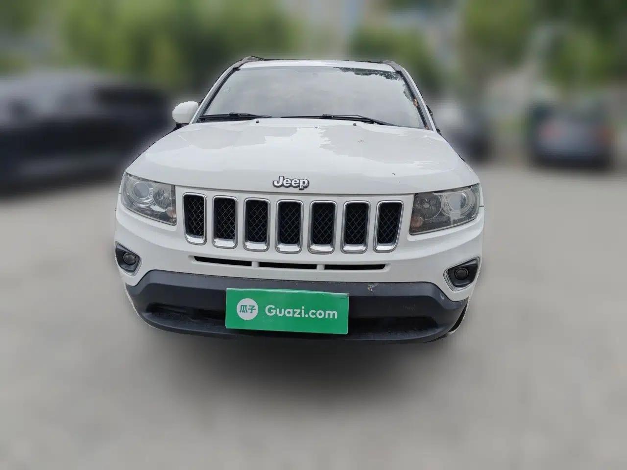 Jeep Compass 2014 Revised Version 2.4L Four-Wheel Drive Comfort Edition — миниатюра 2