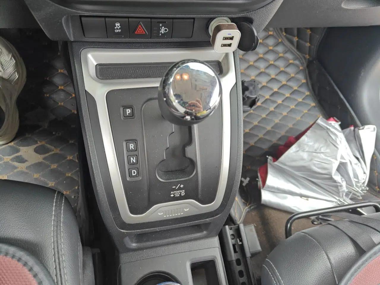 Jeep Compass 2014 Revised Version 2.4L Four-Wheel Drive Comfort Edition — миниатюра 15