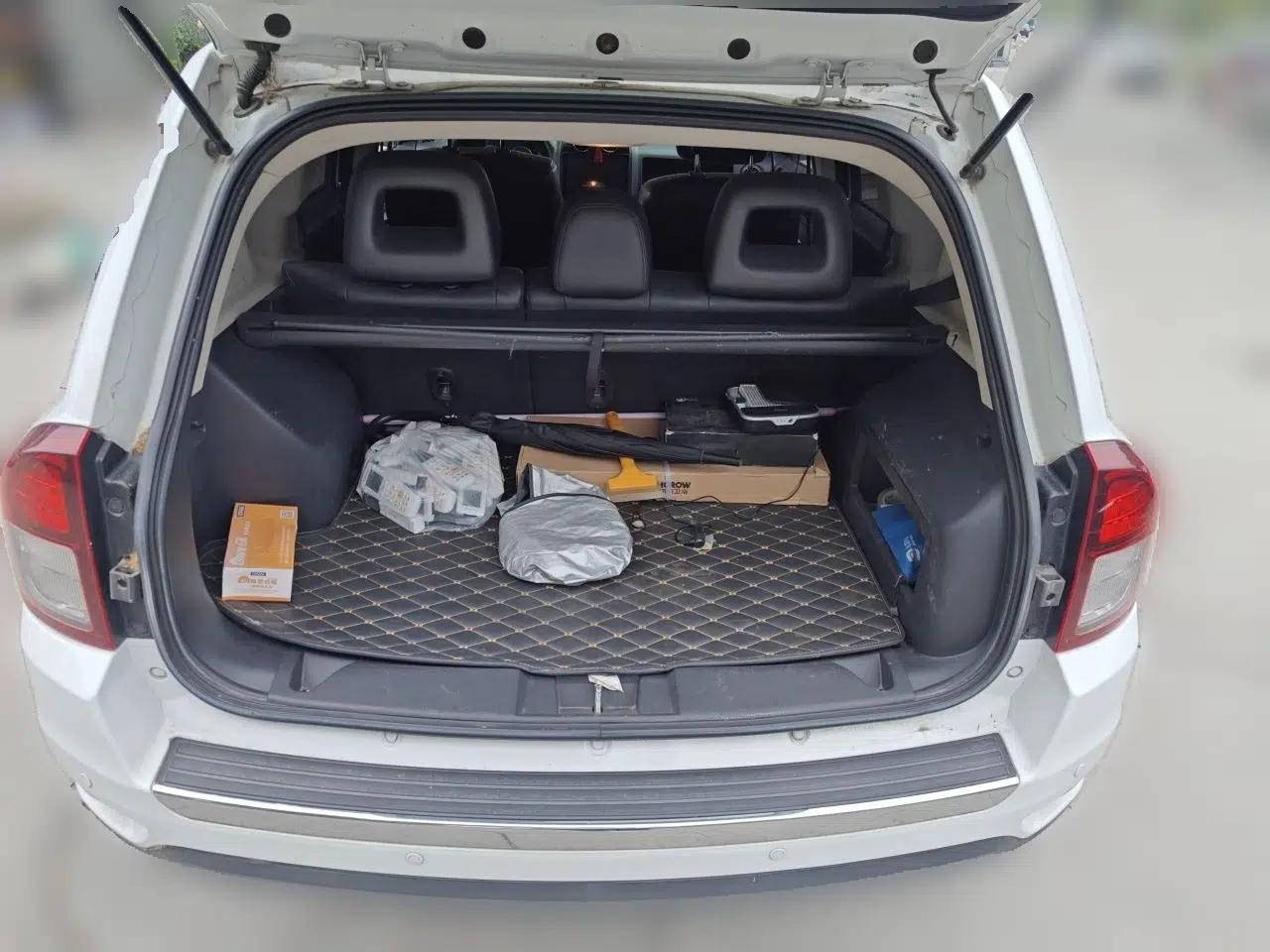 Jeep Compass 2014 Revised Version 2.4L Four-Wheel Drive Comfort Edition — миниатюра 20