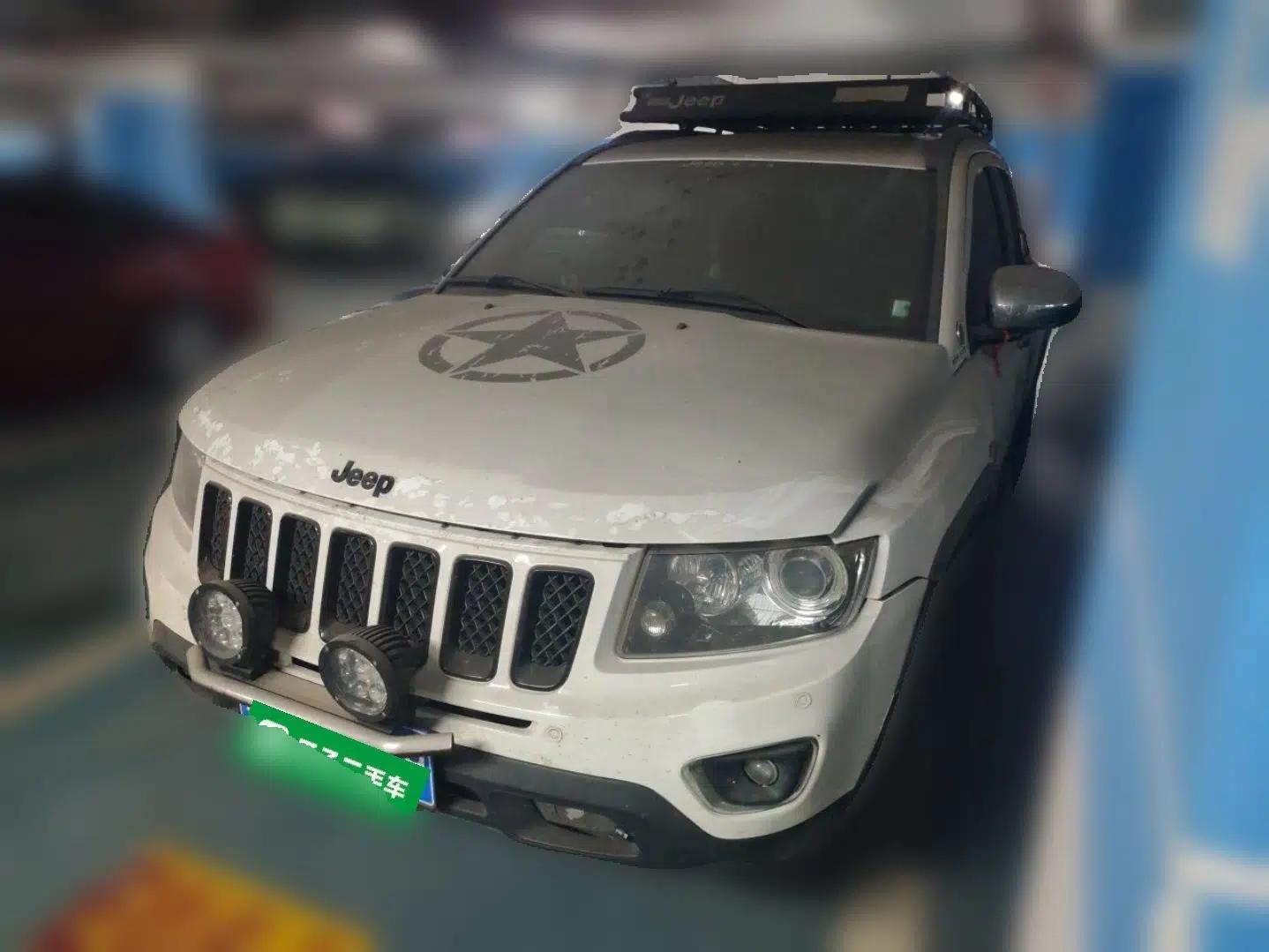 Jeep Compass 2014 Revised Version 2.4L Four-Wheel Drive Comfort Edition — миниатюра 1