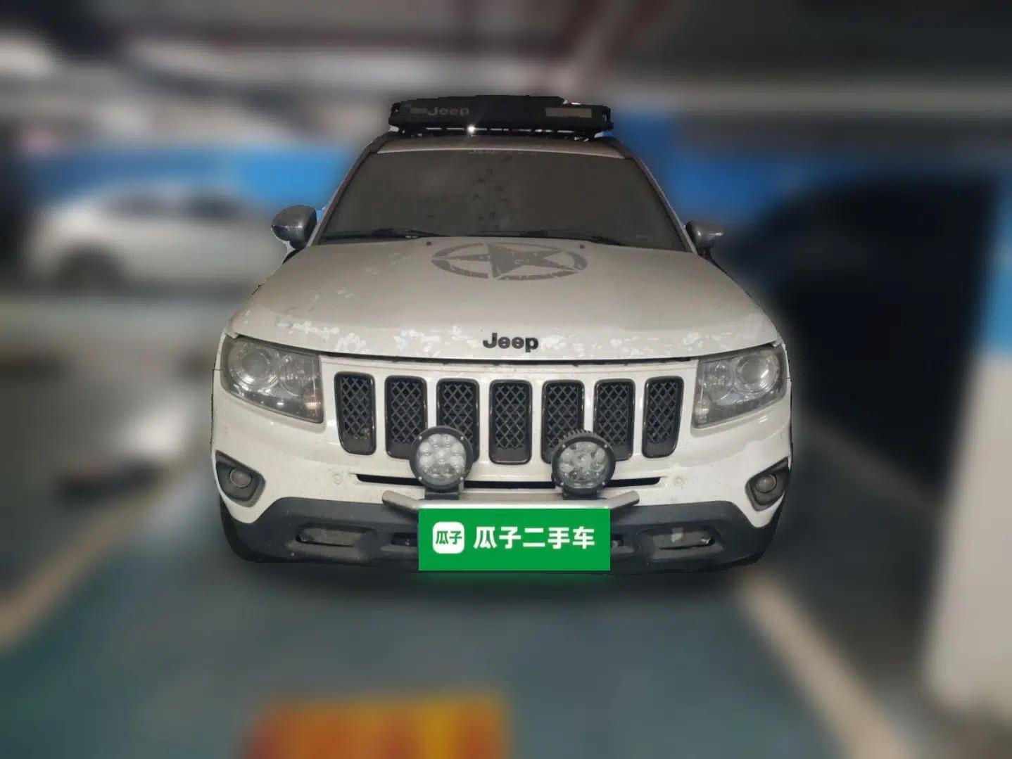 Jeep Compass 2014 Revised Version 2.4L Four-Wheel Drive Comfort Edition — миниатюра 2
