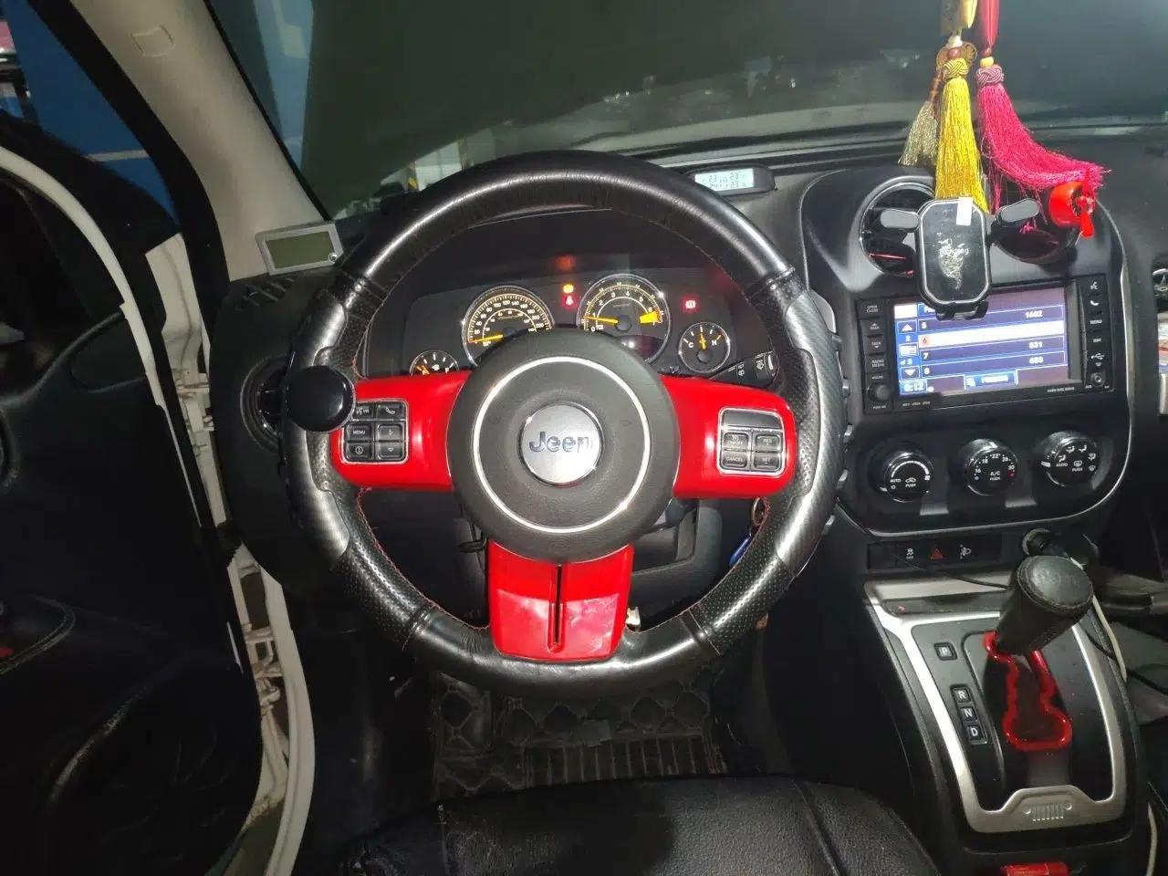 Jeep Compass 2014 Revised Version 2.4L Four-Wheel Drive Comfort Edition — миниатюра 11
