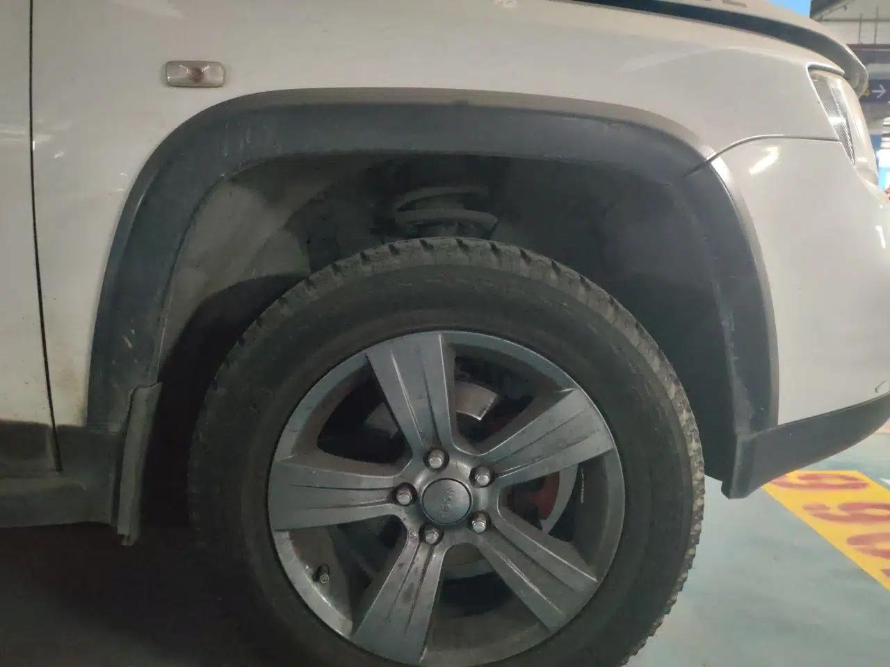 Jeep Compass 2014 Revised Version 2.4L Four-Wheel Drive Comfort Edition — миниатюра 8