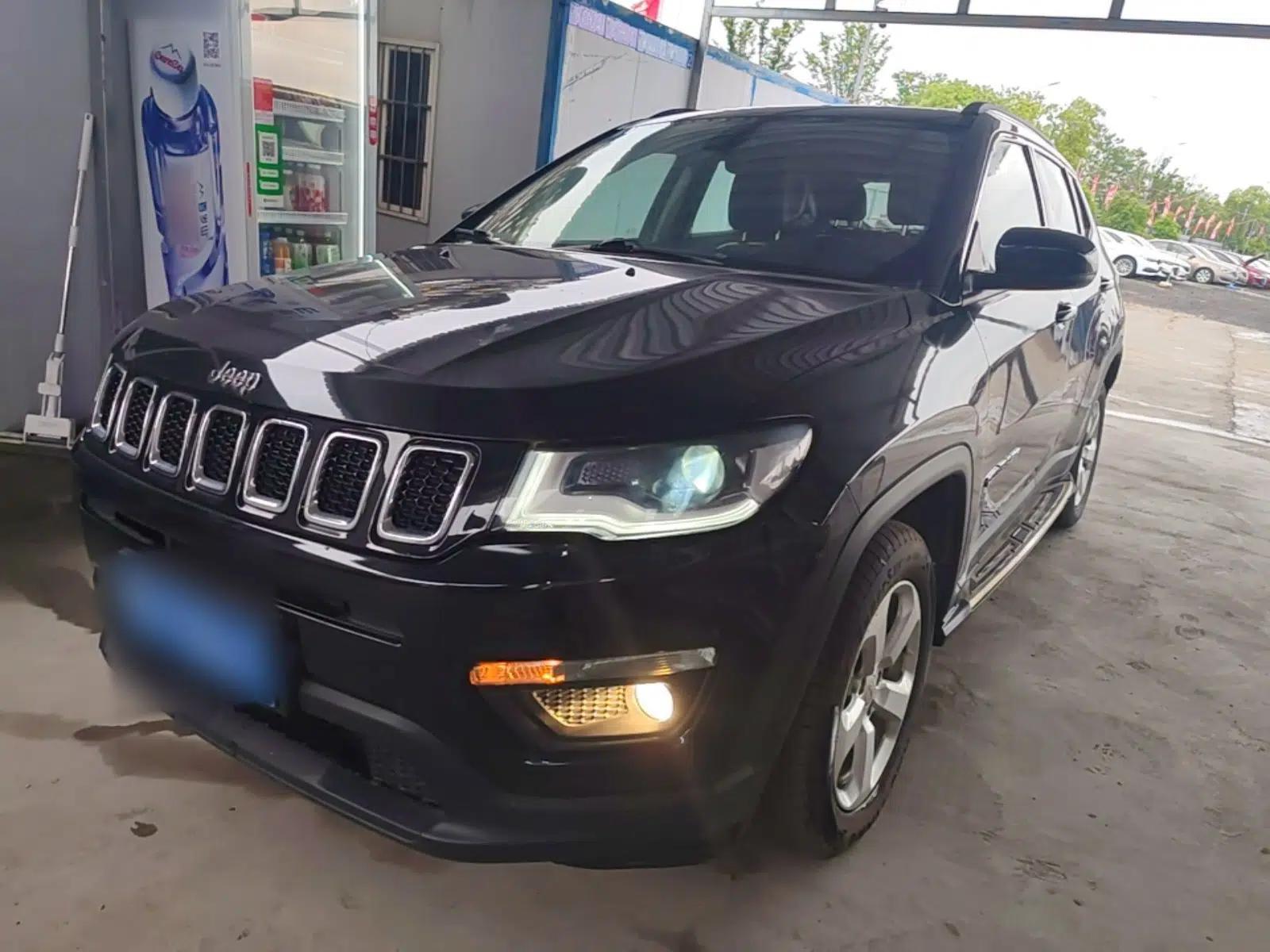 Jeep Compass 2017 200T Automatic Family Edition — миниатюра 1