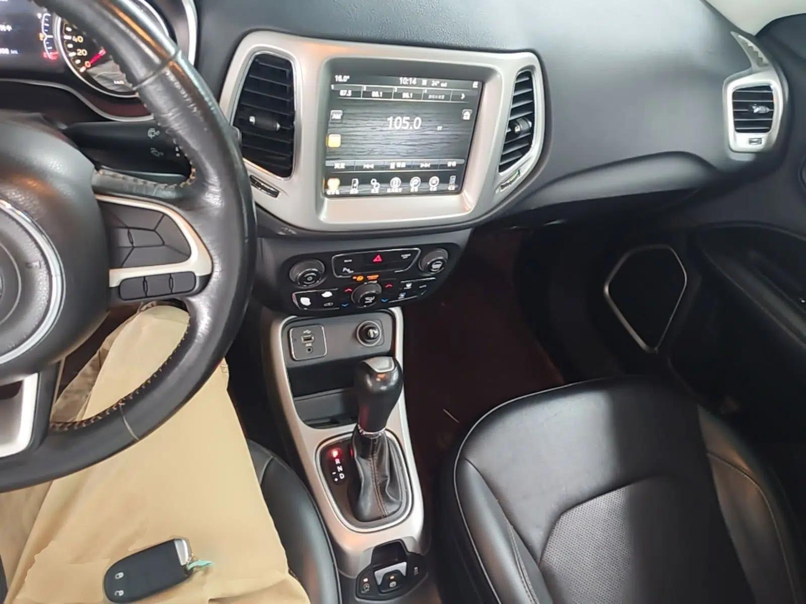Jeep Compass 2017 200T Automatic Family Edition — миниатюра 13