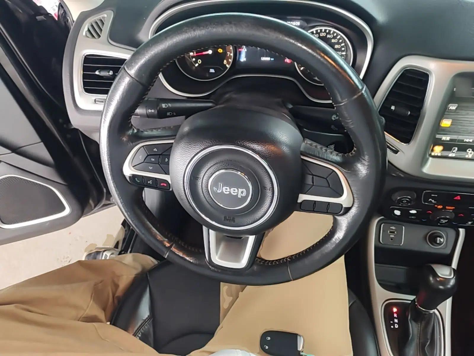 Jeep Compass 2017 200T Automatic Family Edition — миниатюра 14