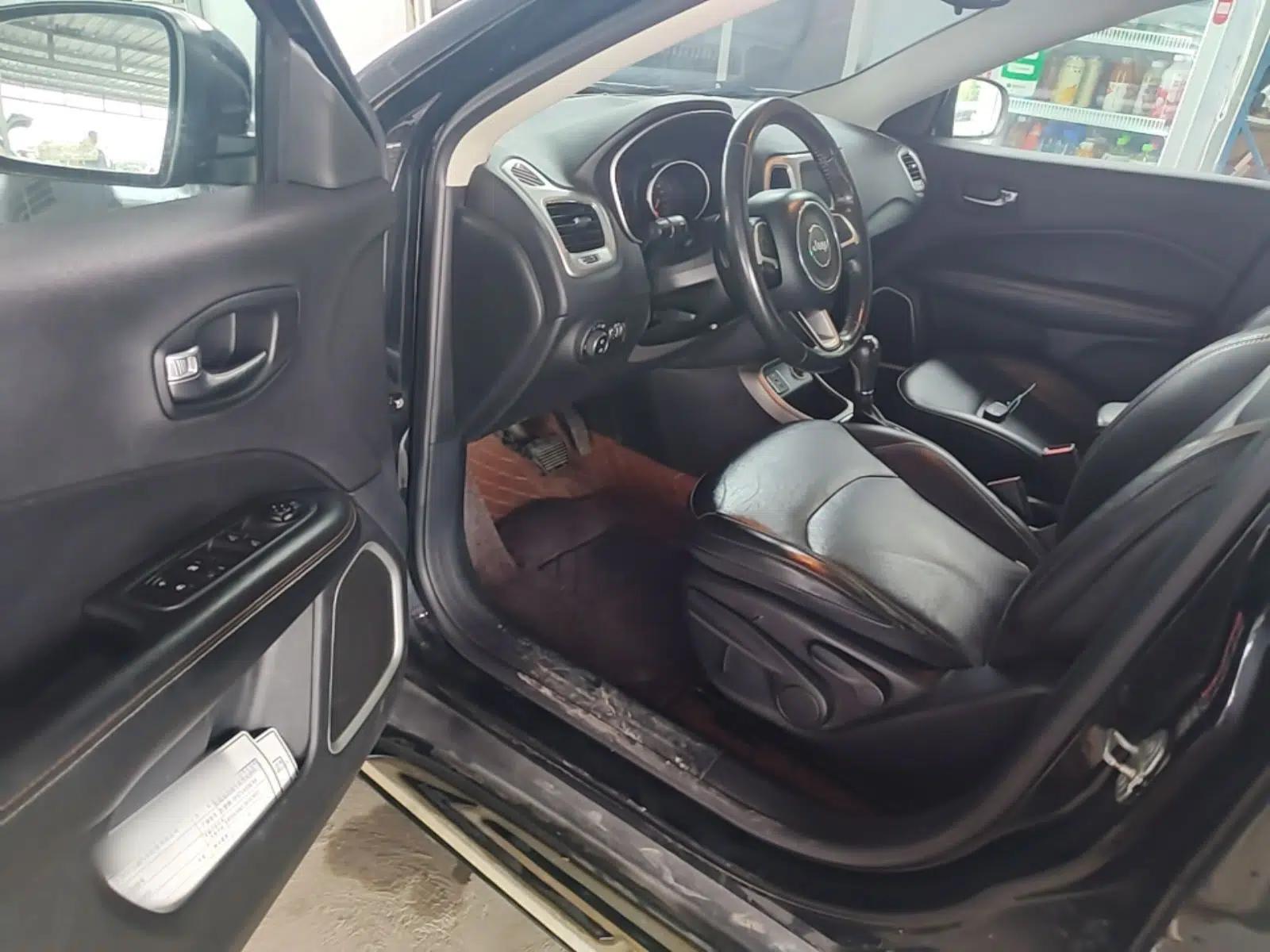 Jeep Compass 2017 200T Automatic Family Edition — миниатюра 19