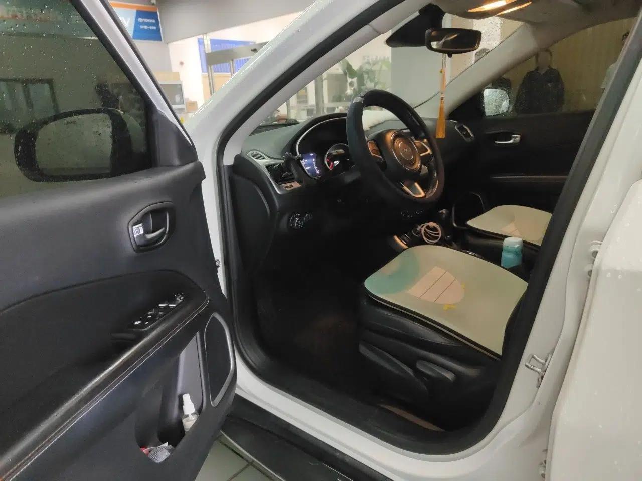 Jeep Compass 2017 200T Automatic Family Edition — миниатюра 17