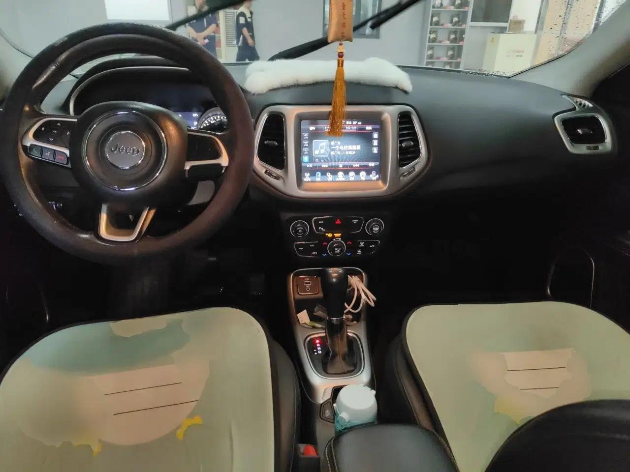 Jeep Compass 2017 200T Automatic Family Edition — миниатюра 10