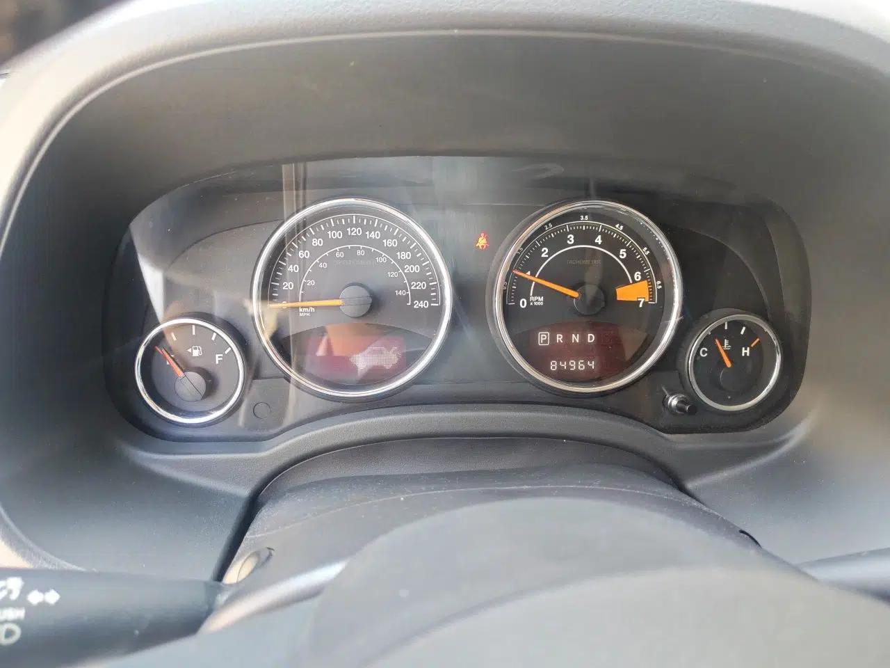 Jeep Compass 2014 Revised Version 2.4L Four-Wheel Drive Comfort Edition — миниатюра 12