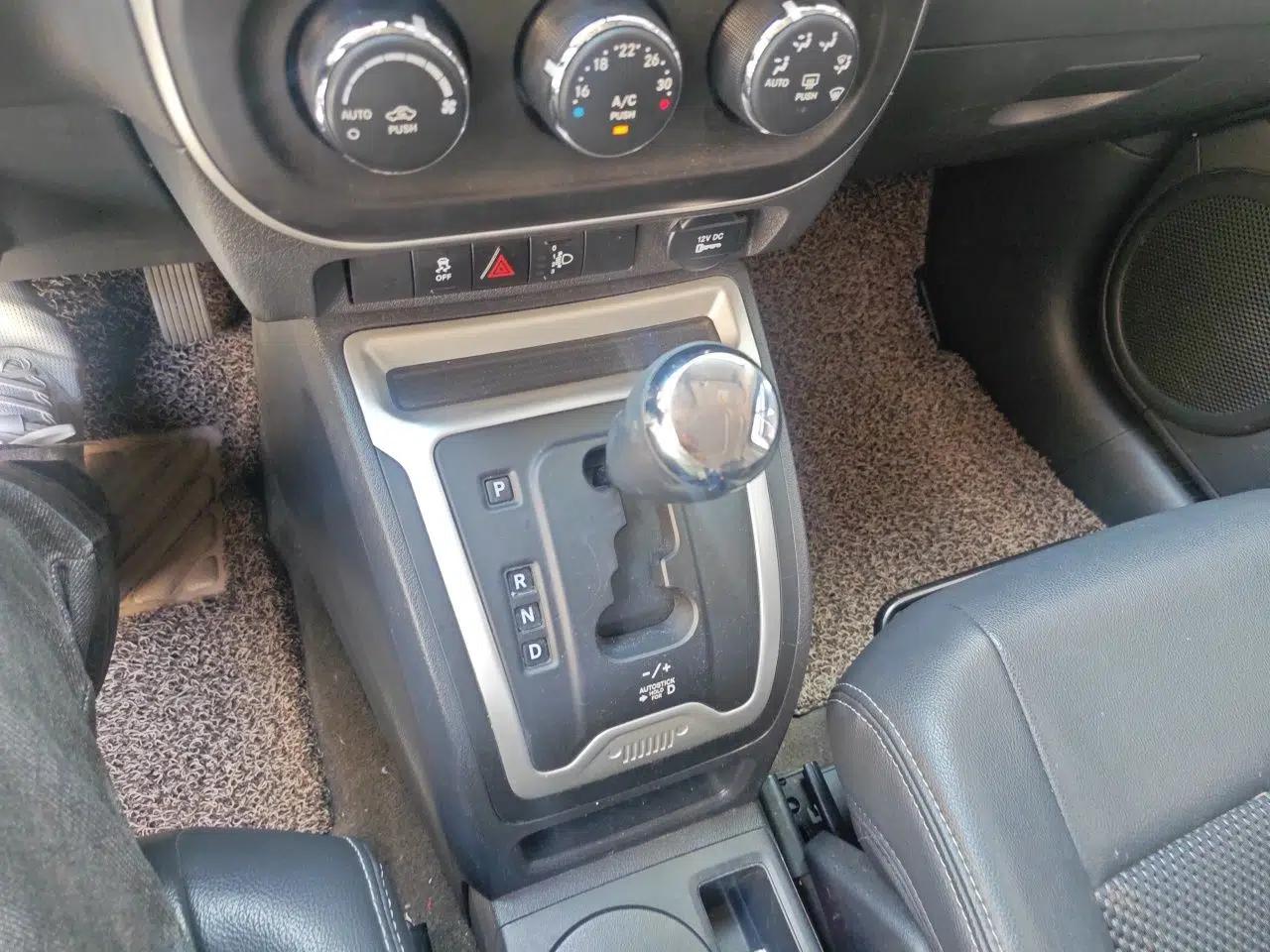 Jeep Compass 2014 Revised Version 2.4L Four-Wheel Drive Comfort Edition — миниатюра 15