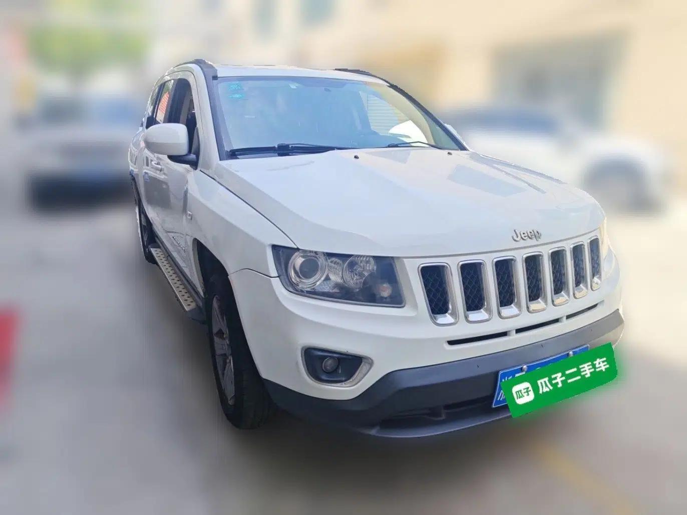 Jeep Compass 2014 Revised Version 2.4L Four-Wheel Drive Comfort Edition — миниатюра 3