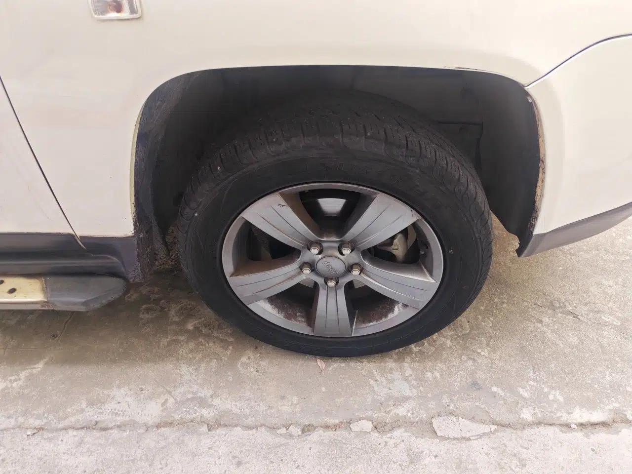Jeep Compass 2014 Revised Version 2.4L Four-Wheel Drive Comfort Edition — миниатюра 8