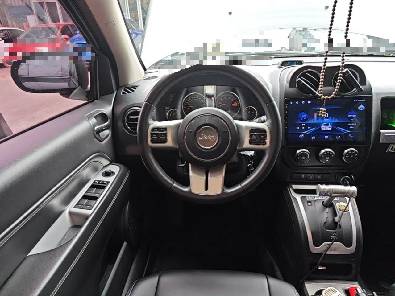 Jeep Compass 2014 Revised Version 2.4L Four-Wheel Drive Comfort Edition — миниатюра 11