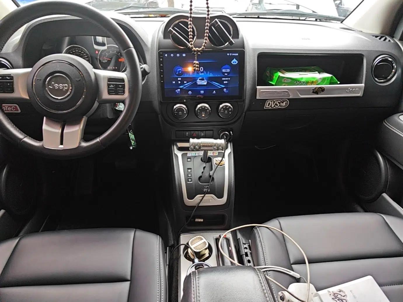 Jeep Compass 2014 Revised Version 2.4L Four-Wheel Drive Comfort Edition — миниатюра 14