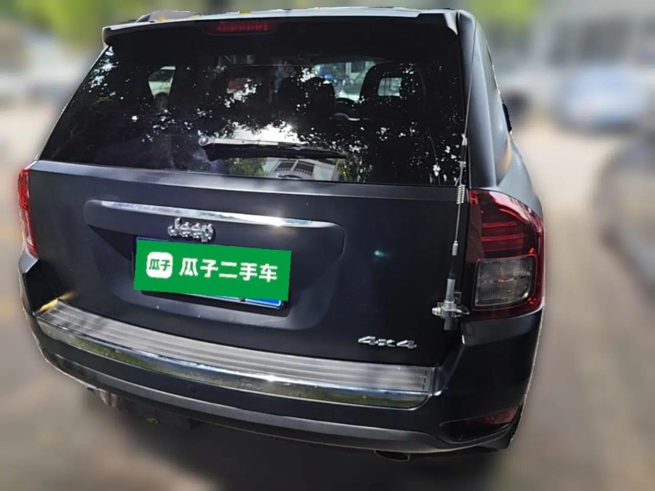 Jeep Compass 2014 Revised Version 2.4L Four-Wheel Drive Comfort Edition — миниатюра 5