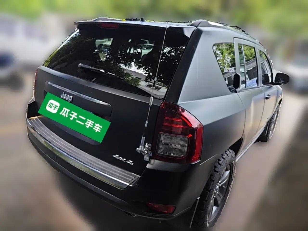 Jeep Compass 2014 Revised Version 2.4L Four-Wheel Drive Comfort Edition — миниатюра 6